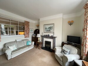 Cottage | Living area