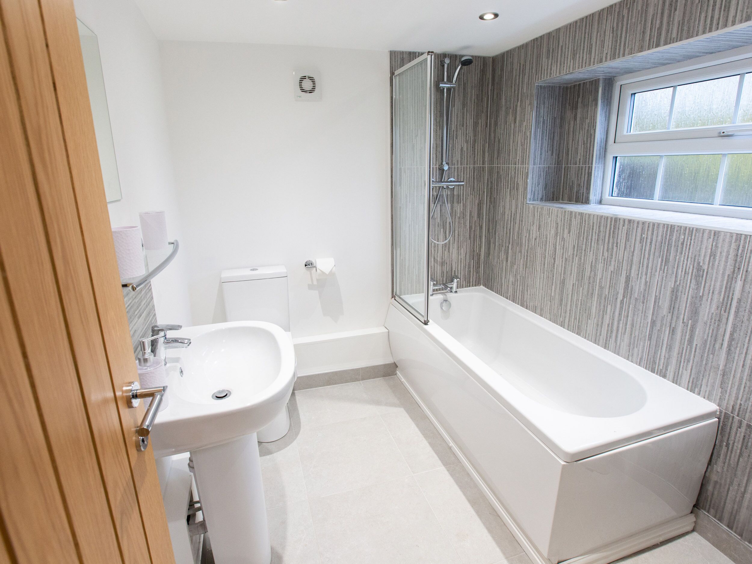 Ferienhaus | Badezimmer | Dusche, Haartrockner