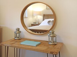 2 habitaciones, decoración personalizada y muebles diferentes