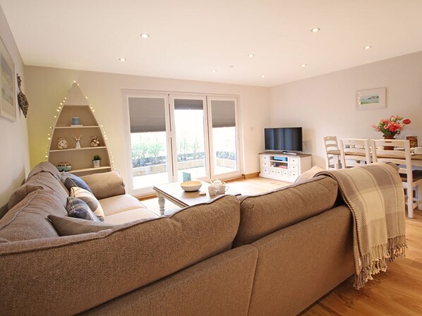 Cottage | Living room - The Bay (Holyhead)