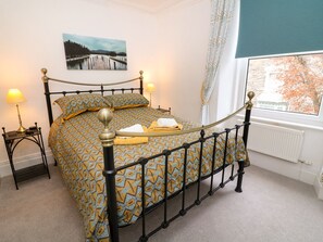 Cottage | 4 bedrooms, individually decorated, individually furnished, free WiFi - Giddy Goose (Windermere)