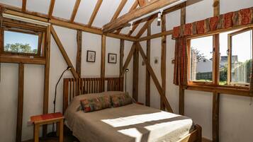 1 bedroom, individually decorated, individually furnished, free WiFi