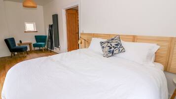 Cottage | 2 bedrooms, individually decorated, individually furnished, free WiFi