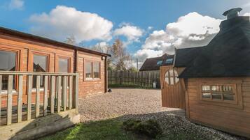 Cottage | Property grounds