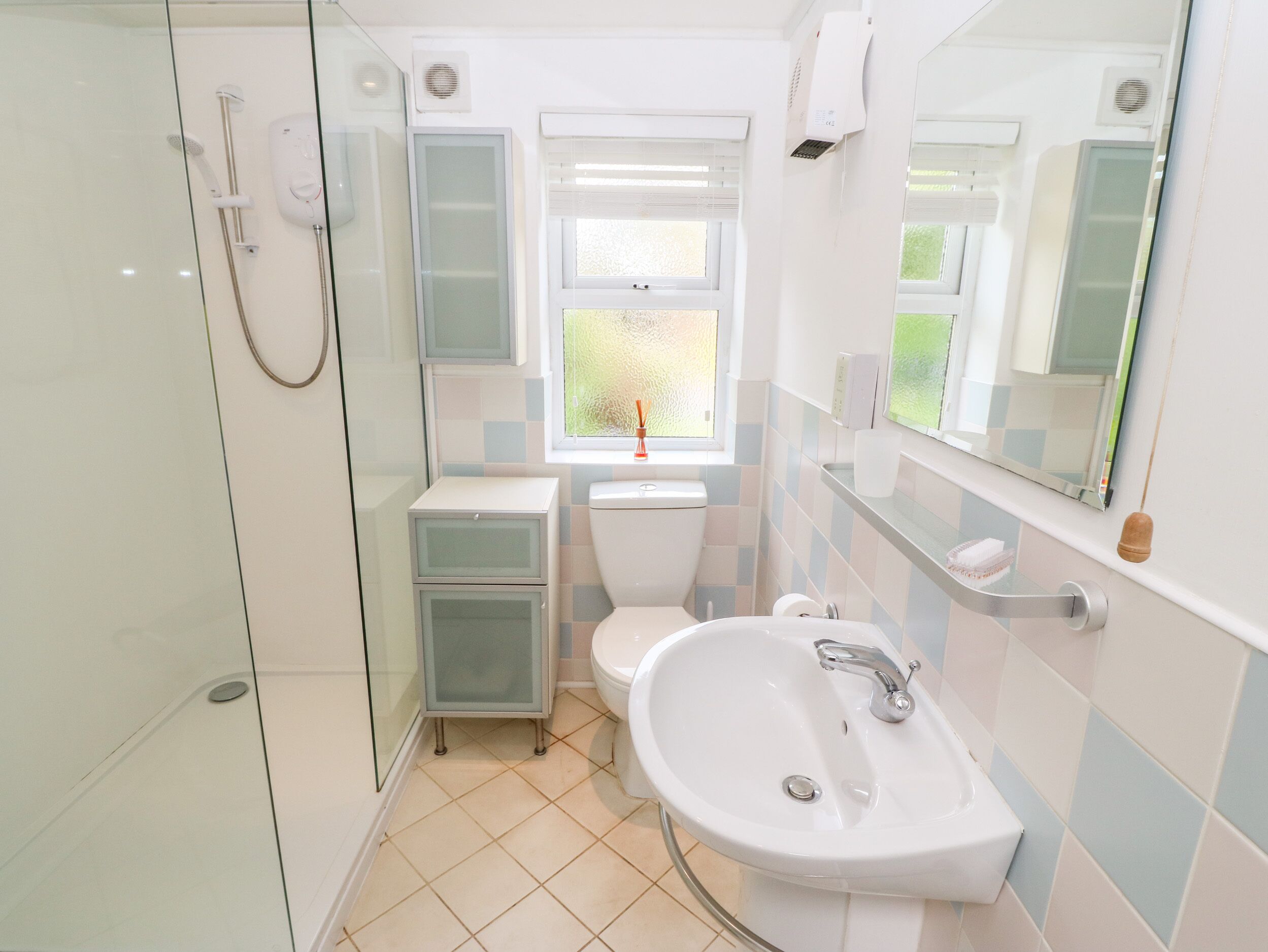 Cottage | Bathroom | Shower