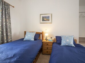 4 عدّة غرف نوم وبديكورات فريدة لكل غرفة وطراز فريد لكل وحدة