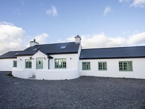 Exterior - Mwythus (Holyhead)
