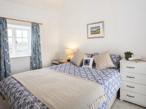 Cottage | 4 bedrooms, individually decorated, individually furnished, free WiFi - Mwythus (Holyhead)