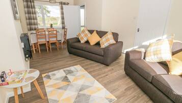 Cottage | Woonkamer | Een televisie