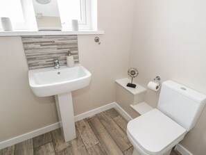 Cottage | Bathroom - Ty Mon (Menai Bridge)