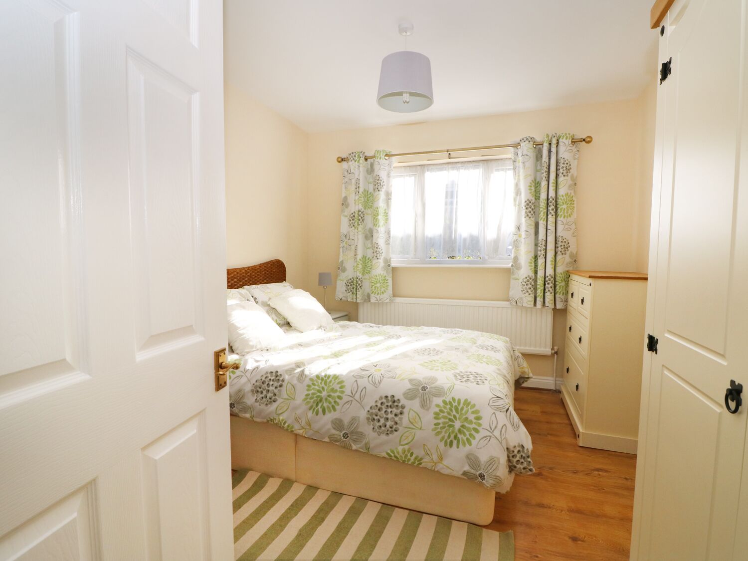 Cottage | 3 bedrooms, WiFi (free), individually decorated, individually furnished