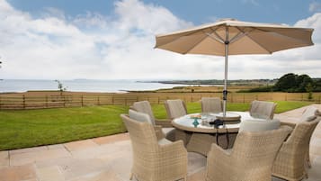 Cottage | Property grounds