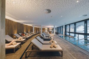 Salas de tratamientos para parejas, sauna, bañera de hidromasaje 