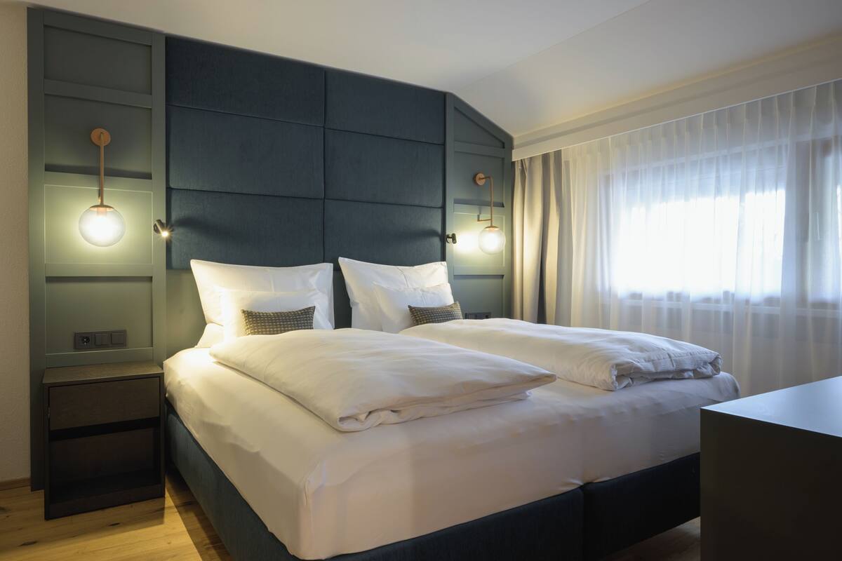 Premium bedding, minibar, in-room safe, desk