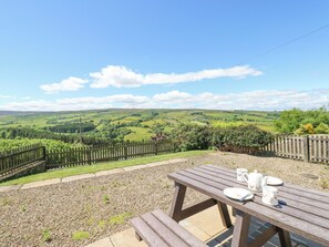 Outdoor dining - Dale View Cottage (Hexham)