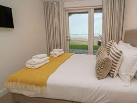 2 habitaciones, decoración personalizada y muebles diferentes 