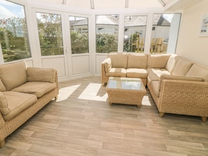 Cottage | Living room | TV - Maes Y Coed (Pwllheli)