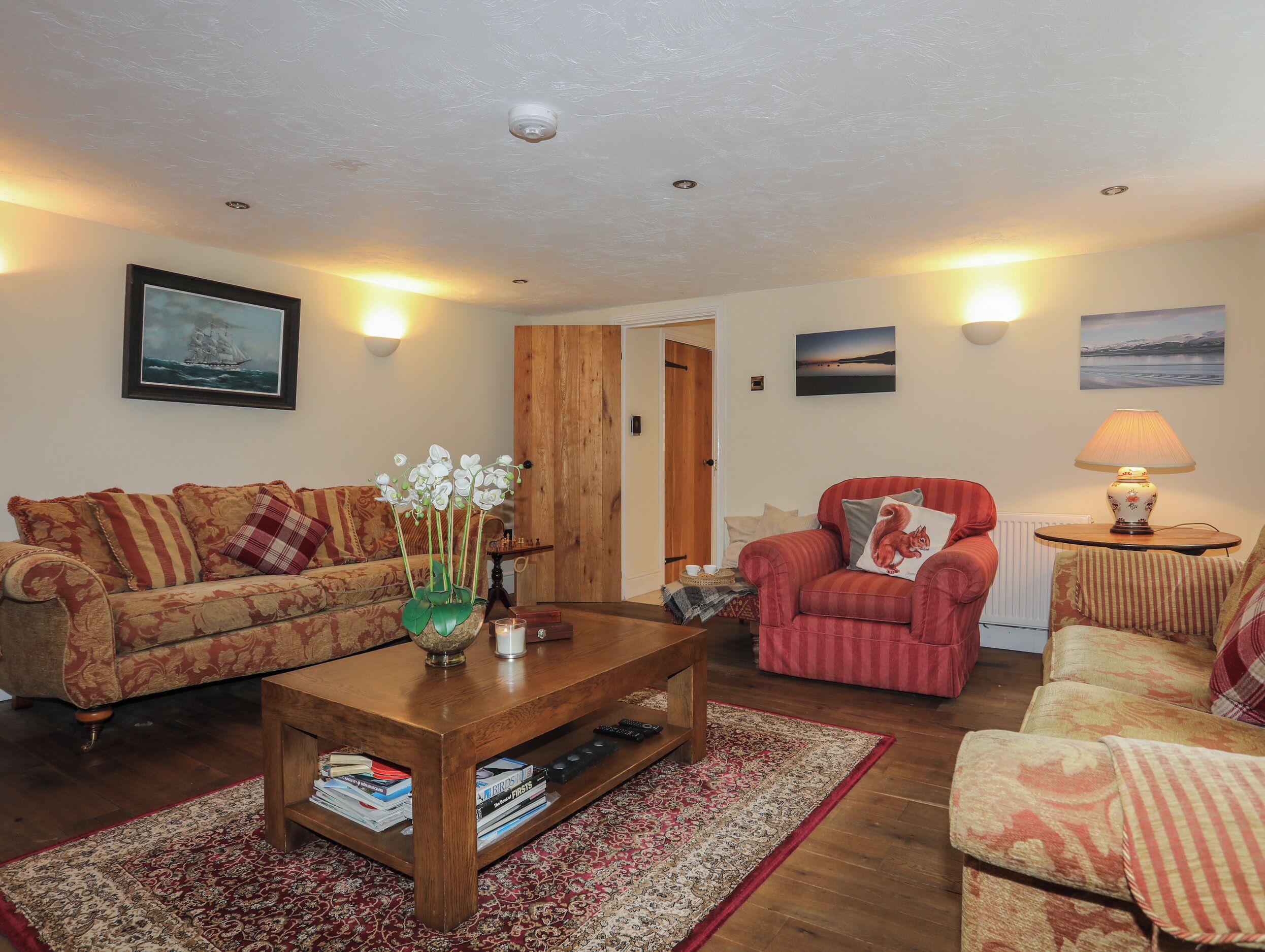 Cottage | Living area | Flat-screen TV