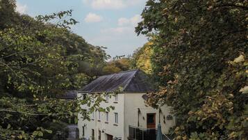 Cottage | Front of property