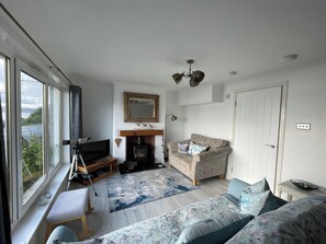 Living area - Pier View (Dunoon)