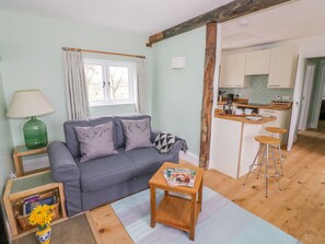Living room - Wigrams Canalside Cottage (Southam)