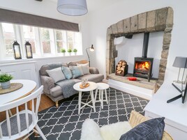 Casa de campo | Zona de estar | Una televisión, una chimenea