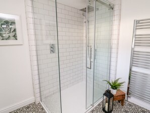 Cottage | Bathroom | Shower - 3 Poole End (Clitheroe)