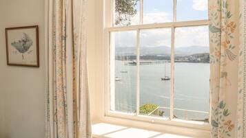 6 bedrooms, individually decorated, individually furnished, free WiFi