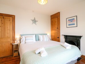 Cottage | 2 bedrooms, individually decorated, individually furnished, free WiFi - Langham Cottage (Portland)