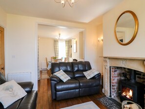 Cottage | Living room | TV - Langham Cottage (Portland)