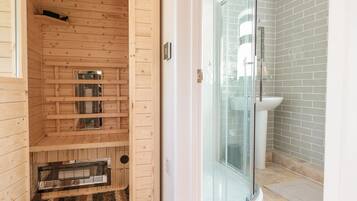 Cottage | Bathroom | Shower