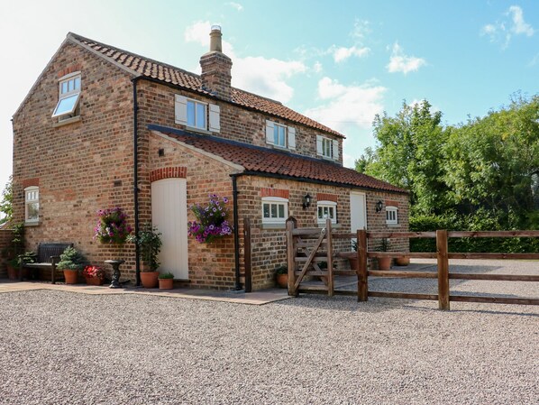 Exterior - Owl's Roost (Alford)