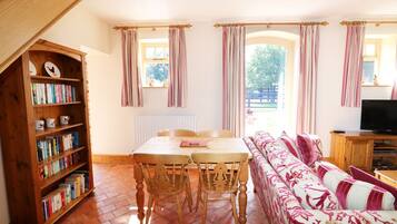 Cottage | Woonkamer | Een dvd-speler