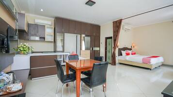 Family Suite | Living area | Flat-screen TV