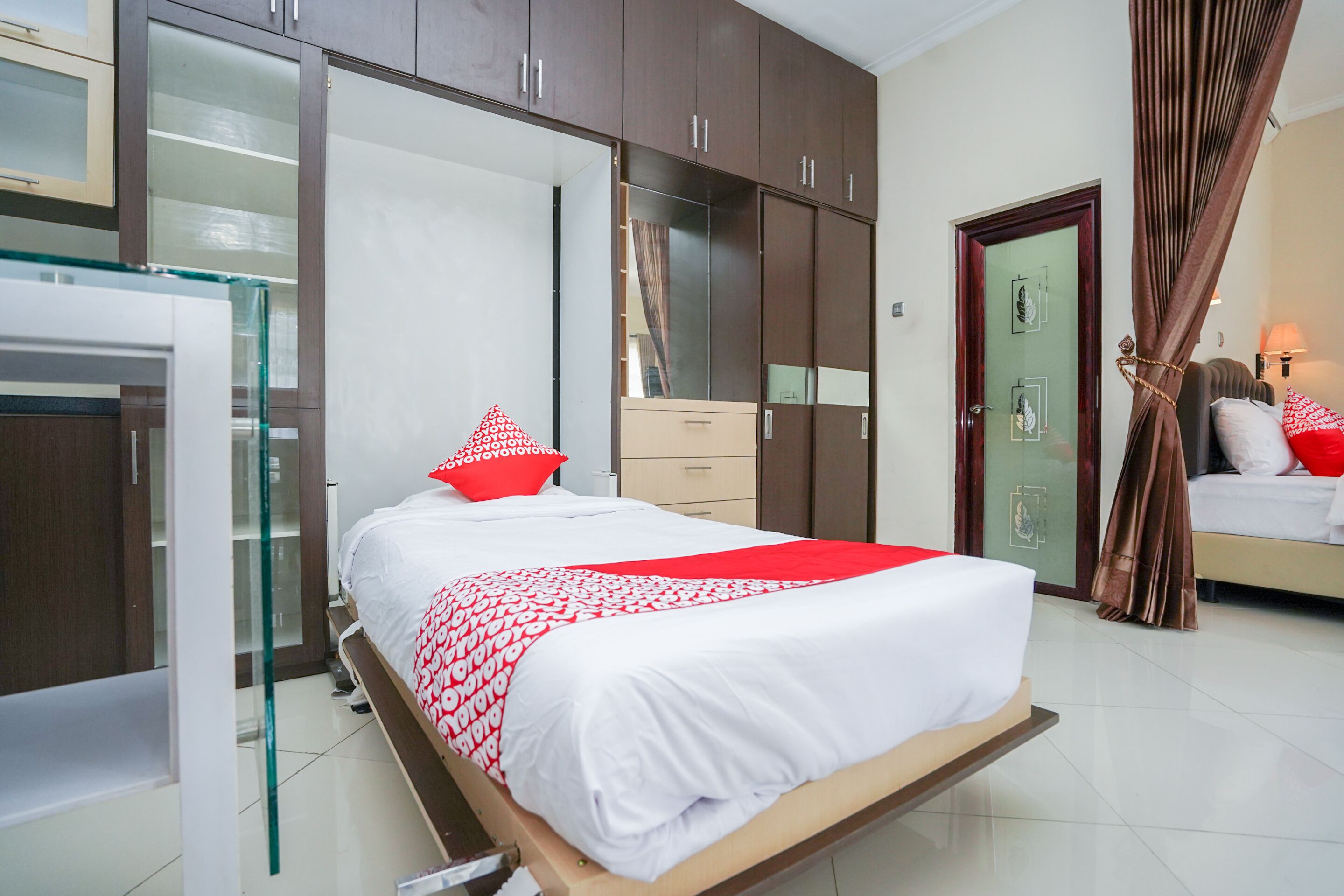 مكتب وواي فاي مجانًا وملاءات أسرّة