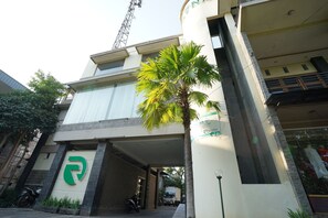 Exterior - Hotel Ratna Syariah (Probolinggo)
