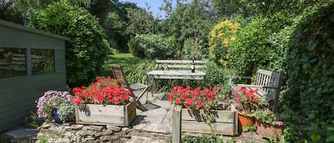 Cottage | Property grounds