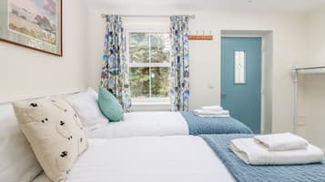 Cottage | 3 bedrooms, free WiFi, individually decorated, individually furnished