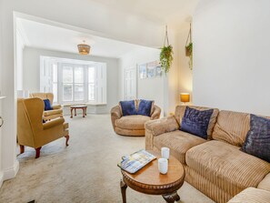 Cottage | Living room | TV - Bryn Rhosyn (Pwllheli)