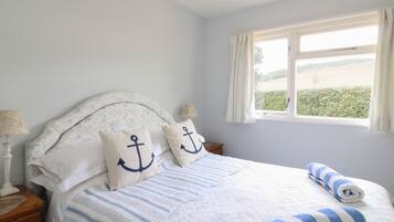 Cottage | 3 bedrooms, individually decorated, individually furnished, free WiFi