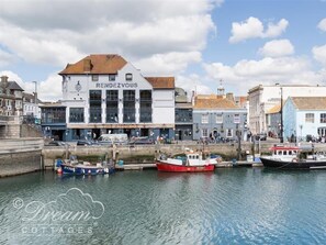 Cottage | Interior - Harbour Edge (Weymouth)