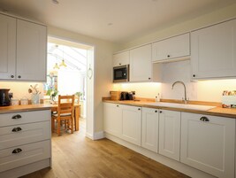 Casa de campo | Cocina privada | Frigorífico, microondas, placa de cocina y lavavajillas