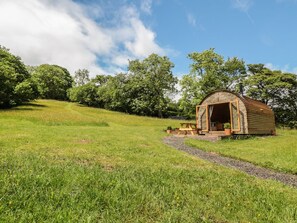 Property grounds - Dingle Den (Hereford)