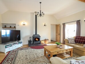 Cottage | Living area | TV, DVD player - Tan Twr - Chellow Cottage (Llanfairpwllgwyngyll)