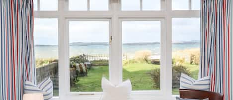 Cottage | 2 bedrooms, individually decorated, individually furnished, free WiFi