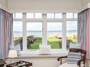 2 habitaciones, decoración personalizada y muebles diferentes 