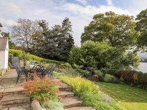 Cottage | Property grounds