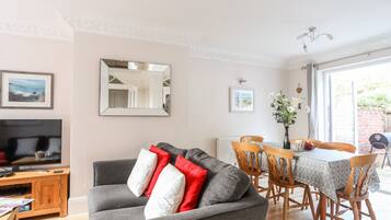 Cottage | Living room | TV