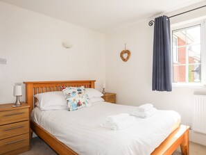 Cottage | 3 bedrooms, individually decorated, individually furnished, free WiFi - Mews Cottage (Menai Bridge)