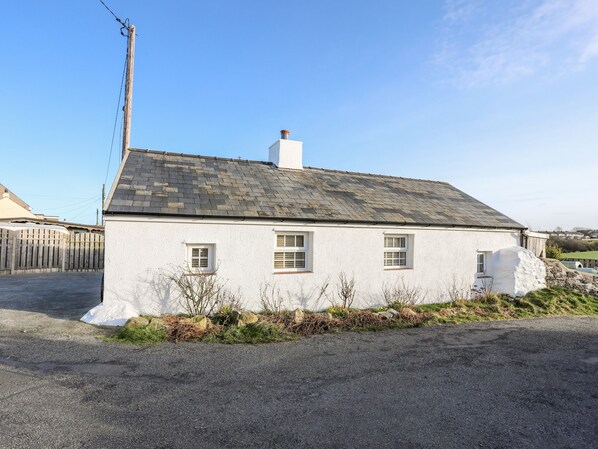 Exterior - Farm Cottage (Cemaes Bay)